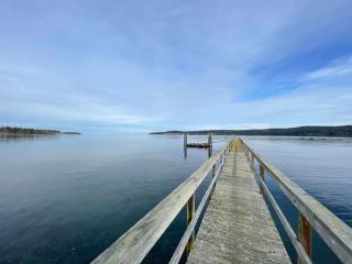 Cottage on the Bay- Hot Tub, Beach, Dock, Kayaks - Sequim - 5