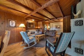 Cozy Harbor Springs Vacation Rental, 13 Mi to Town - Harbor Springs - 8