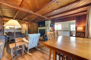 Cozy Harbor Springs Vacation Rental, 13 Mi to Town - Harbor Springs - 5