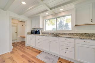 Cozy Harbor Springs Vacation Rental, 13 Mi to Town - Harbor Springs - 1