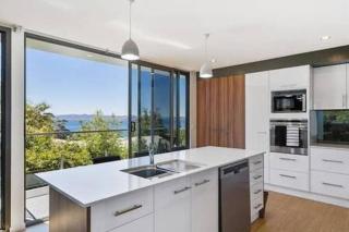 New Architect designed Coastal retreat-water views - Hobart - 6
