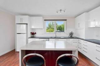 The Baker's Cottage in the Heart of Richmond Sleeps 6 - 3