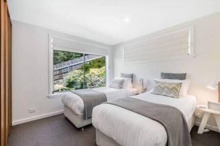 House on the Hill with a View-Sleeps 12 - Hobart - 2