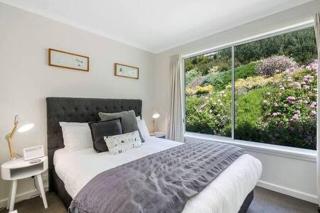 House on the Hill with a View-Sleeps 12 - Hobart - 1