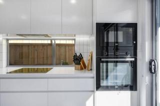New Mod Home 2 bed bath Home 12km to CBD Airport - - 8