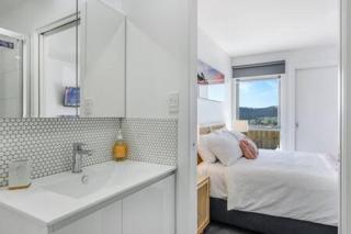 New Mod Home 2 bed bath Home 12km to CBD Airport - - 2
