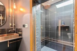 Outstanding quality renovation inner city home - Hobart - 1