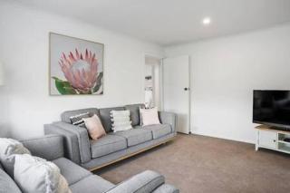 Sandy Bay Cozy Cottage Close to CBD - Hobart - 3