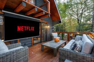 Luxe Lake View 4BR Cabin with Hot Tub Outdoor Fun - Oakland - 5