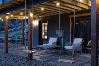Luxe Lake View 4BR Cabin with Hot Tub Outdoor Fun - Oakland - 4