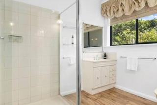 The Bay Waterfront home 10 min to CBD Sleeps 9 - Lindisfarne - 2