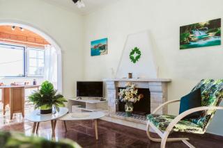 Achilleion Holiday Home - 3