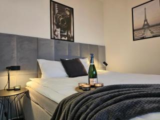 URBAN APARTMENTS PREMIUM Baildona 18B, Free Garage, Self Check-in - Katowice - 3