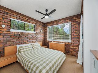 Pleasant View Unit 4 Kings Beach QLD - 3
