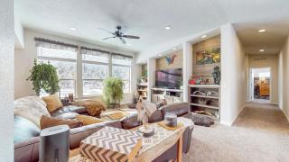 New! Grand Manor - Close to Tamarack and Lake Cascade - Pet friendly - fenced yard - trailer parking - 8