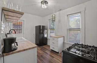 Housepitality - City View Loft - German Village - 4