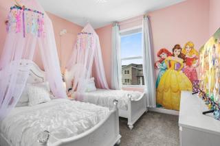 6 Bedrooms- 5 Bathrooms- Storey Lake 4286 Pd - Kissimmee - 2