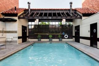 Super Quiet Apartment In Full Service Bldg near UCLA - 0