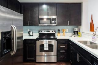 Super Quiet Apartment In Full Service Bldg near UCLA - 1