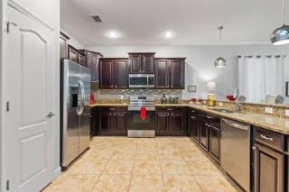 Perfect for Families - Pool, Smart TVs, & More! - Davenport - 4