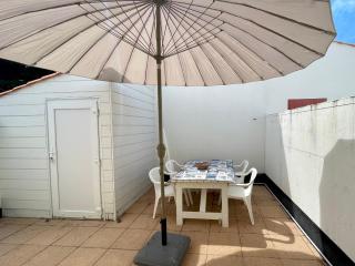 Maison Type 2 avec Piscine Chauffée, Tennis et Proximité Bord de Mer à Brétignolles - FR-1-231-306 - 1