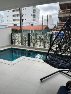 Apartamento com piscina a 100 metros da praia - 0