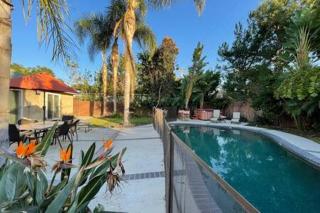 Rainforest Villa 4 Bedroom PoolSpa Walk2Disneyland - 2