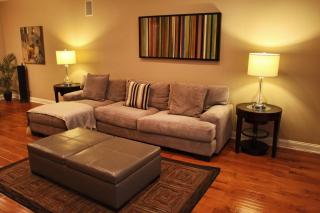 Stylish 2 Bed 2.5 Bath Condo Near Beverly Hills. - 4