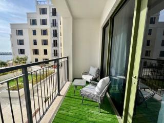 Brand New 2 bedroom with SeaView - Dubai - 6