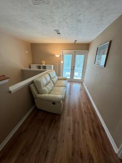 A stylish and Comfy Place to Stay - Gainesville - 4