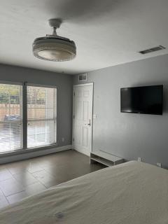 Spacious Room in A Nice House - Gainesville - 3