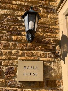 Maple House - - 4