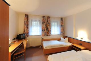 Landhotel Der Distelhof mit Scheunencafé - Dillstädt - 5