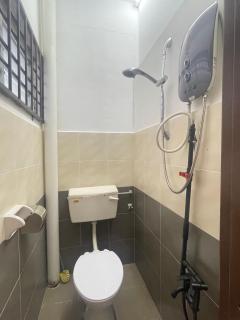 6 Bedrooms Homestay Level 1 Shop House by Mr Homestay - 9