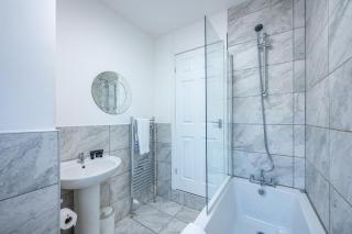 *RA60G* For your most relaxed & Cosy stay + Free Parking + Free Fast WiFi * - 4