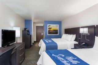 Days Inn & Suites by Wyndham East Flagstaff - 2