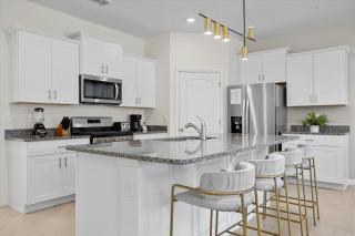 5 Bedrooms 4 Bathrooms Solterra 7869 Or - 6