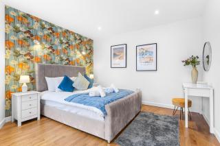 Stylish 1 Bedroom Apartment Near Heathrow, Windsor Castle, Thorpe Park - Staines London TW18 - 4
