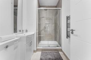 Stylish 1 Bedroom Apartment Near Heathrow, Windsor Castle, Thorpe Park - Staines London TW18 - Londra - 1