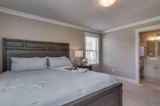Spacious 4 King Room Belmont Home 2 Living Rooms Walk to Belmont & Vanderbilt Large Dining Table Smart TVs Parking 24 Hr Hospitality Near Music Row & The Gulch 2 miles to Broadway - 1