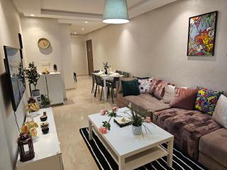 Luxury Living 3 Bedroom Apartment with Garden Terrace and Private Balcony - Casablanca - 8