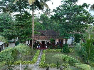 Marari SeaLap Beach Villas - 2