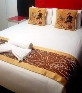 Keeme-Nao Self Catering Apartments - 7