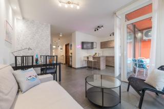Miami Vice Apartment with Balcony - Budapest - 3