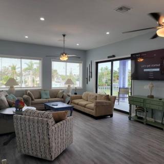 Humpback Whale - New House View of Imperial River- 1.5 Mi 2 Beach - Bonita Springs - 9