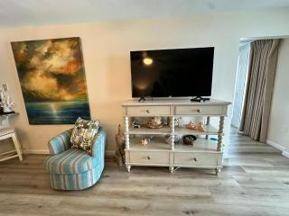 Nautilus 1506 - Gulf Front 2 Bedroom 5th Floor with Huge Wraparound Balcony - Fort Walton Beach - 2
