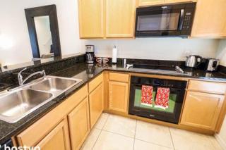 Beautiful Townhome w Hot Tub Near Disney - Kissimmee - 2