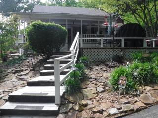 Serenity Hill Bed and Breakfast - Sloans Crossing - 4
