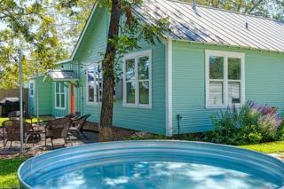 Hello Bungalow - Hot Tub Fire Pit 1 BLK to Main - Fredericksburg - 7