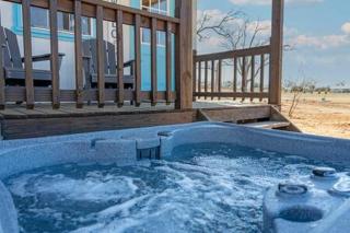 Life's a Beach - 3 Acres with Hot Tub - Fredericksburg - 6